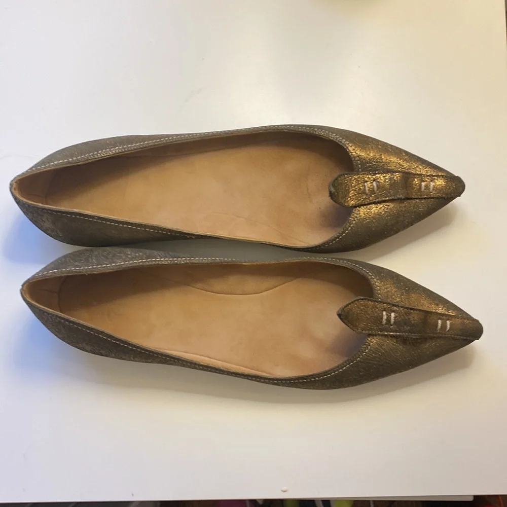Tomas Maier sleek pointed
